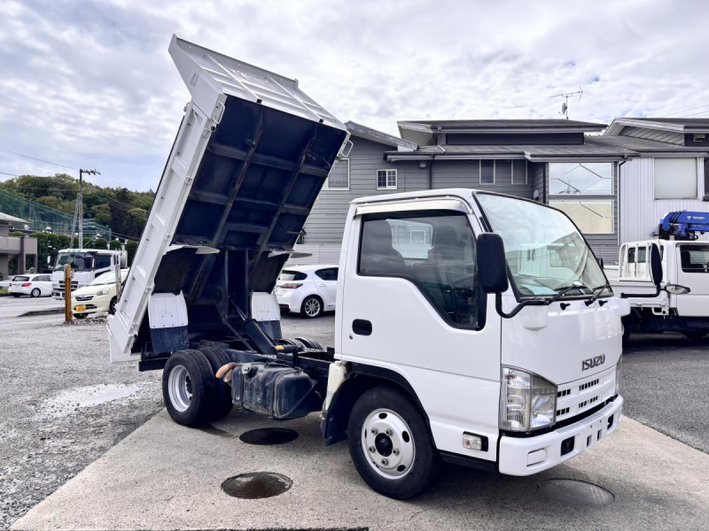 エルフ 低床3Tダンプ AT車|中古トラックの販売・買取・査定のアイナビ