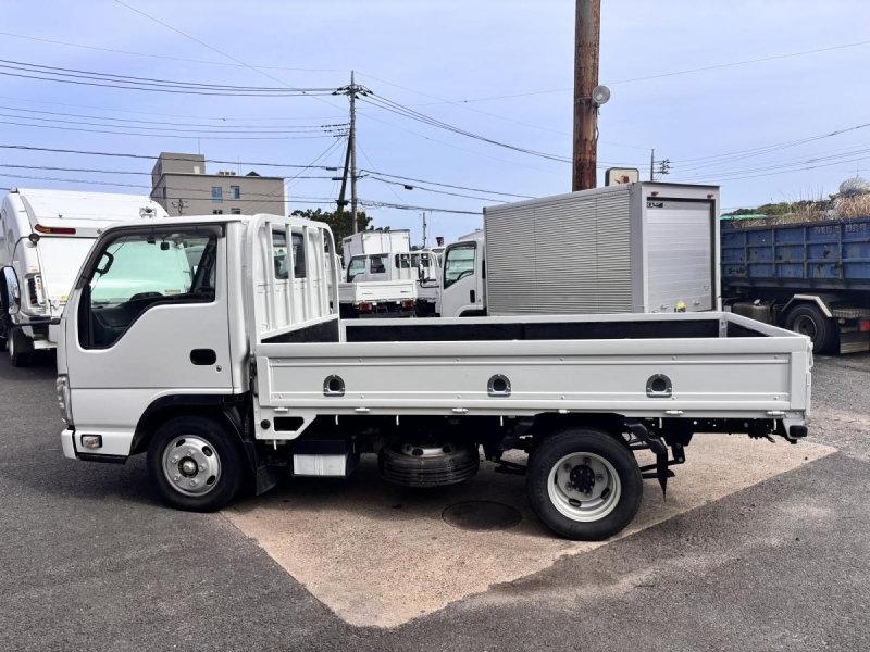 エルフ 10尺平ボディー AT車 積載1550kg|中古トラックの販売・買取・査定のアイナビ