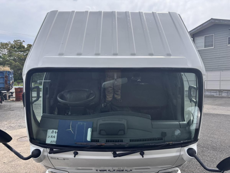 エルフ 10尺平ボディー AT車 積載1550kg|中古トラックの販売・買取・査定のアイナビ