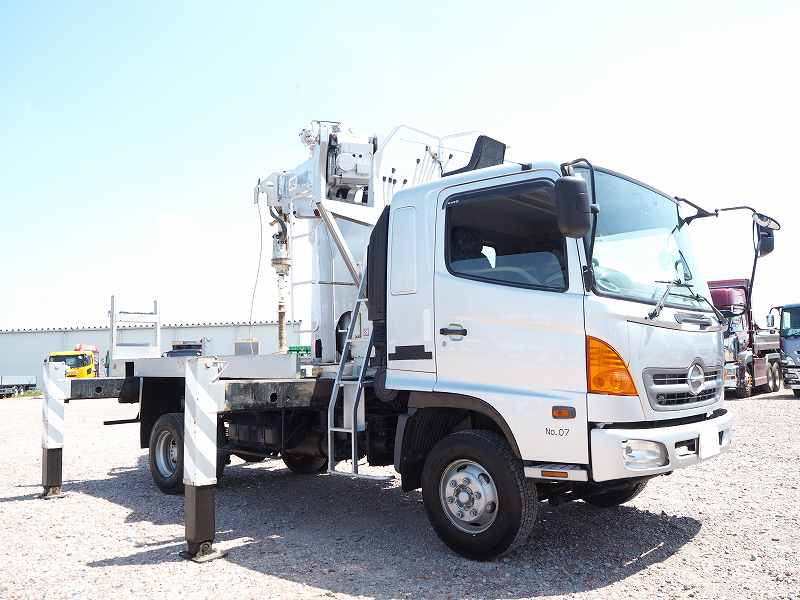 日野レンジャーアイチD70A穴掘建駐車|中古トラックの販売・買取・査定のアイナビ