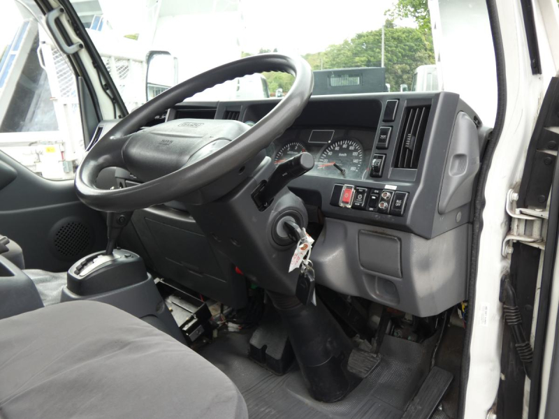 H25 1.5トン　パネルバン　オートマ|中古トラックの販売・買取・査定のアイナビ