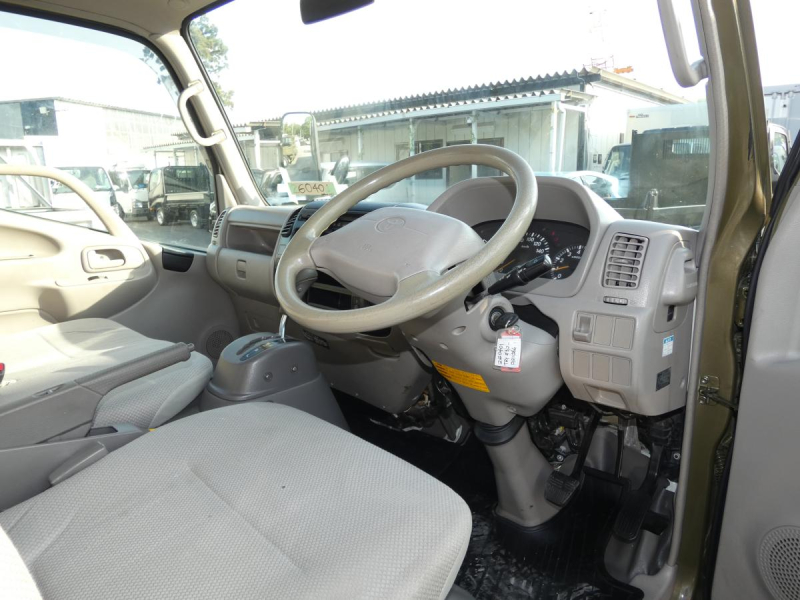 H 26 1.25トン　平ボディー　AT　三方開|中古トラックの販売・買取・査定のアイナビ