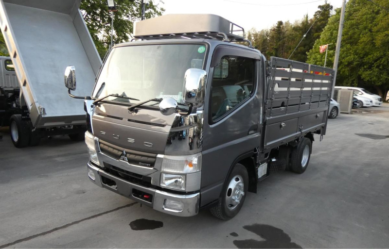 H 28 2トン　平ボディー　マニュアル|中古トラックの販売・買取・査定のアイナビ