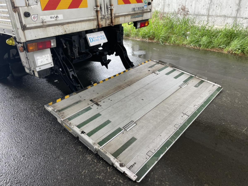 平成25年キャンター格納ゲート車検付積載3000㎏AT|中古トラックの販売・買取・査定のアイナビ