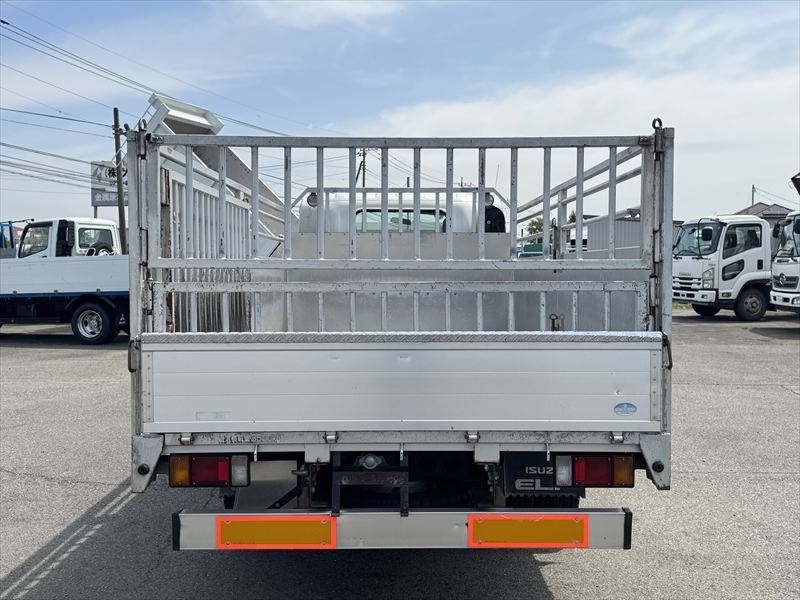 家畜運搬車　積載3.5t|中古トラックの販売・買取・査定のアイナビ