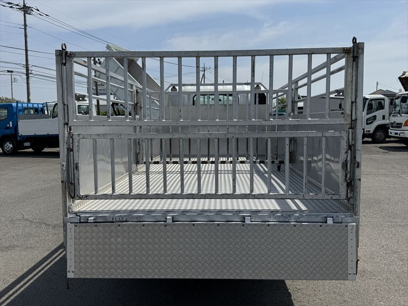 家畜運搬車　積載3.5t|中古トラックの販売・買取・査定のアイナビ