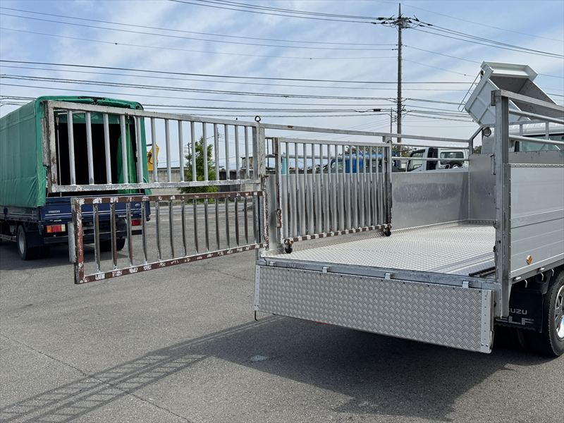 家畜運搬車　積載3.5t|中古トラックの販売・買取・査定のアイナビ