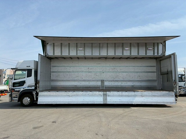 ワンオーナーハイルーフ8×44軸低床2デフ410馬力|中古トラックの販売・買取・査定のアイナビ