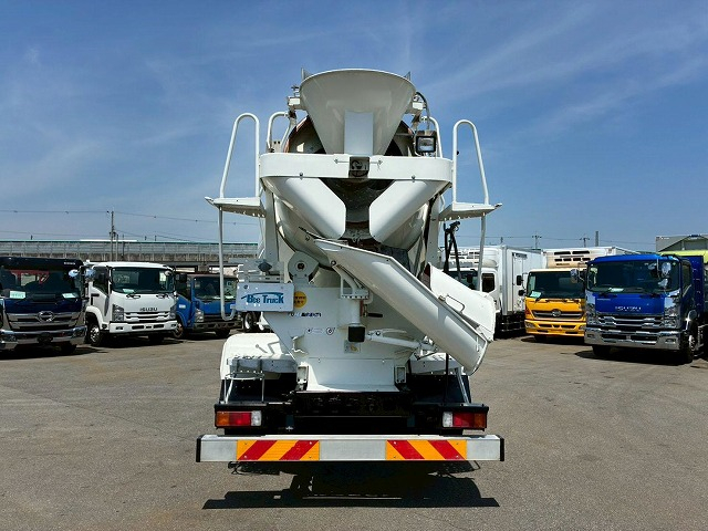 保証対象車両増トンショートキャブカヤバ工業KYB240馬力|中古トラックの販売・買取・査定のアイナビ