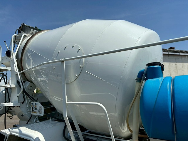 保証対象車両増トンショートキャブカヤバ工業KYB240馬力|中古トラックの販売・買取・査定のアイナビ