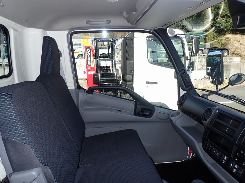 未使用 アルミ平 ワイド 超ロング 積載3.5t 150PS 6速|中古トラックの販売・買取・査定のアイナビ