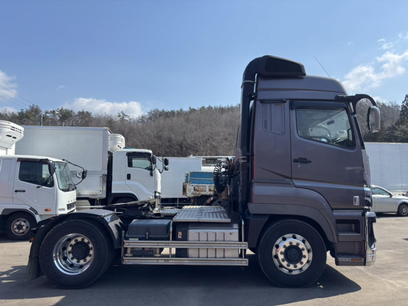 R3Sグレートトラクタハイルーフ実走19.1万km|中古トラックの販売・買取・査定のアイナビ