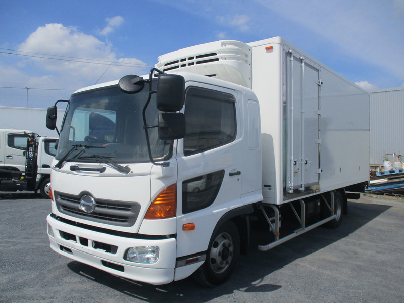 H28レンジャー5300ワイド-30℃設定冷蔵冷凍車スタンバイベッド|中古トラックの販売・買取・査定のアイナビ