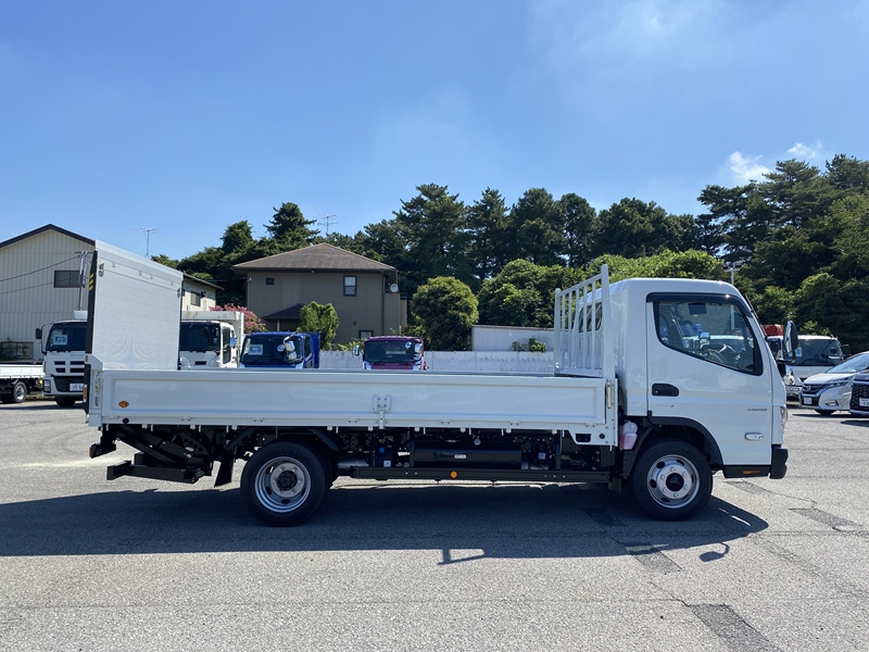 キャンター　ワイドロング　全低床　木製　マルチゲート付　積載3,500kg|中古トラックの販売・買取・査定のアイナビ