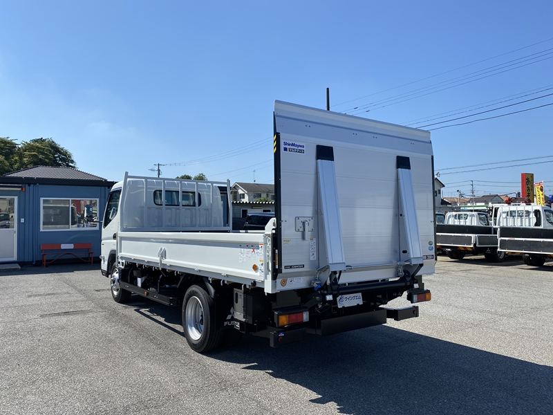 キャンター　ワイドロング　全低床　木製　マルチゲート付　積載3,500kg|中古トラックの販売・買取・査定のアイナビ