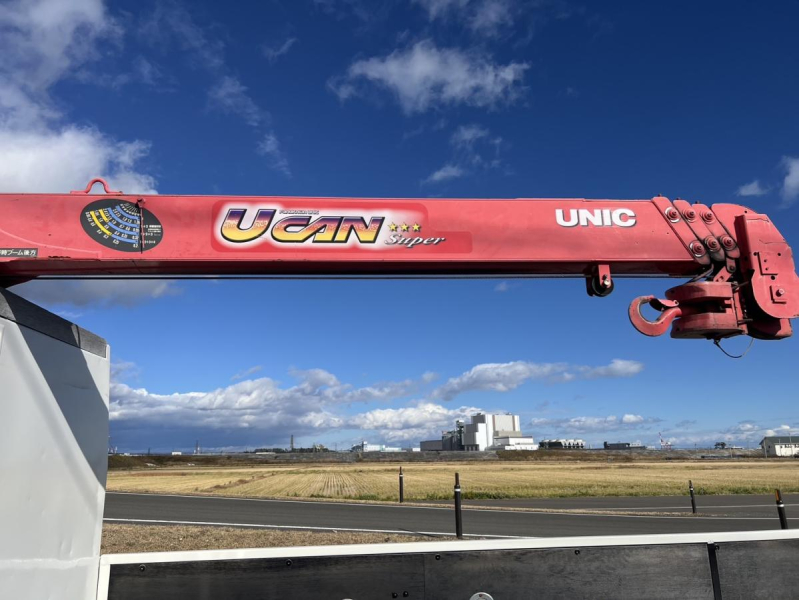平成28年キャンター4段クレーンラジコン付差し違いMT5|中古トラックの販売・買取・査定のアイナビ