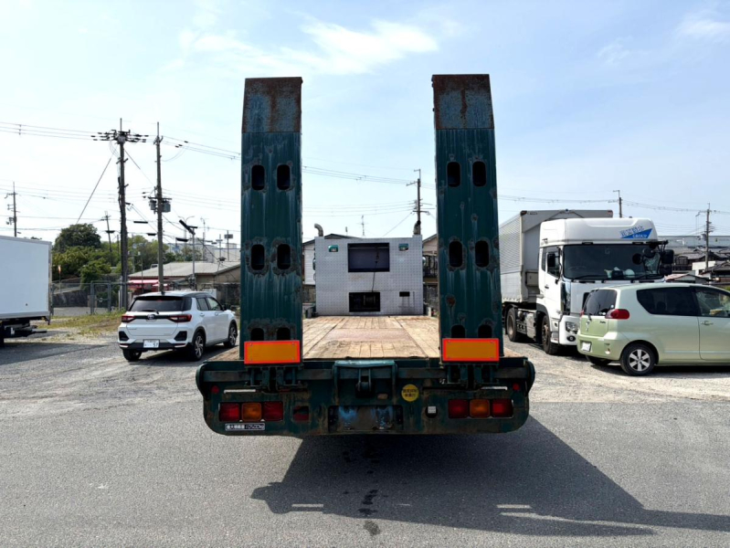 平成17年いすゞギガセルフローダー重機回送車PJ-CYZ51Q5J|中古トラックの販売・買取・査定のアイナビ