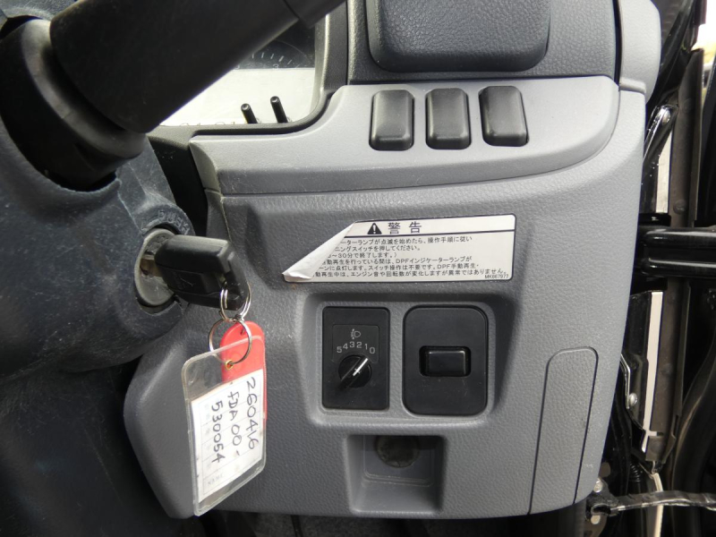 H261.25トン パネルバン オートマ|中古トラックの販売・買取・査定のアイナビ