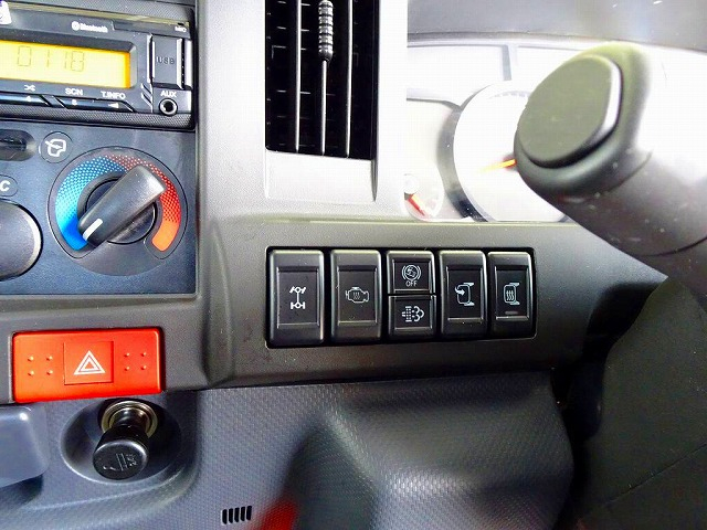 エルフ2.6t4No.4WDFFL強化ダンプ|中古トラックの販売・買取・査定のアイナビ