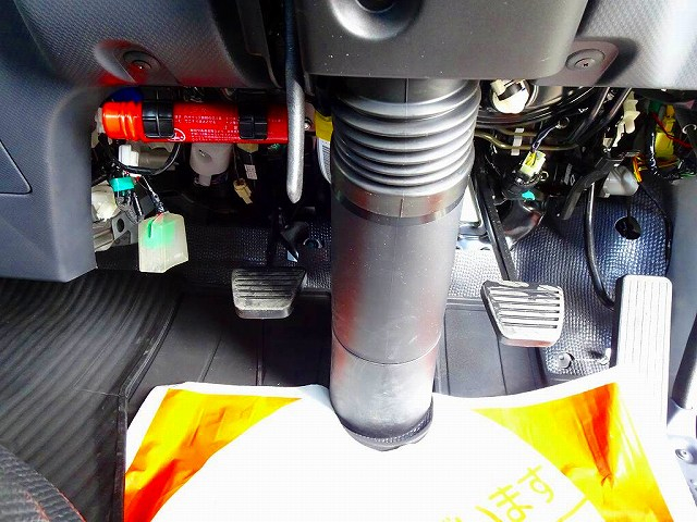 エルフ2.6t4No.4WDFFL強化ダンプ|中古トラックの販売・買取・査定のアイナビ