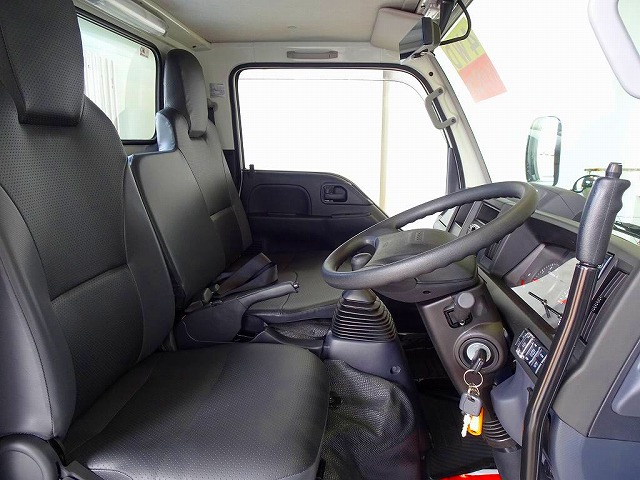 エルフ2.6t4No.4WDFFL強化ダンプ|中古トラックの販売・買取・査定のアイナビ