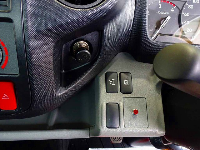 デュトロ3t4WD高床ワイドロングユニック4段クレーン未使用|中古トラックの販売・買取・査定のアイナビ