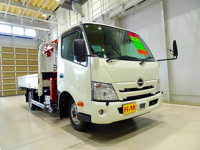 デュトロ3t4WD高床ワイドロングユニック4段クレーン未使用|中古トラックの販売・買取・査定のアイナビ