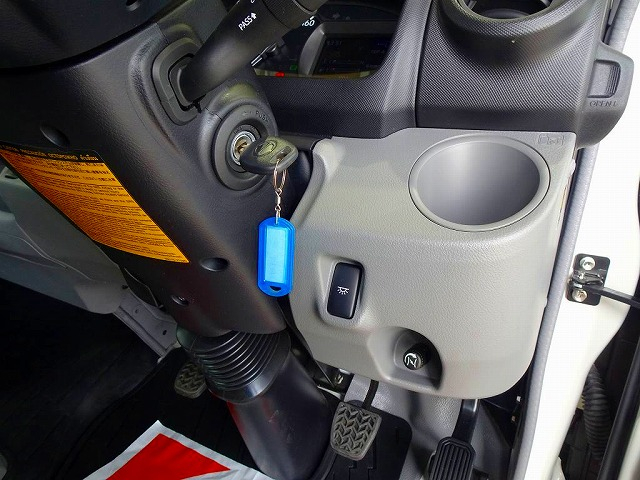 デュトロ3t4WD高床ワイドロングユニック4段クレーン未使用|中古トラックの販売・買取・査定のアイナビ
