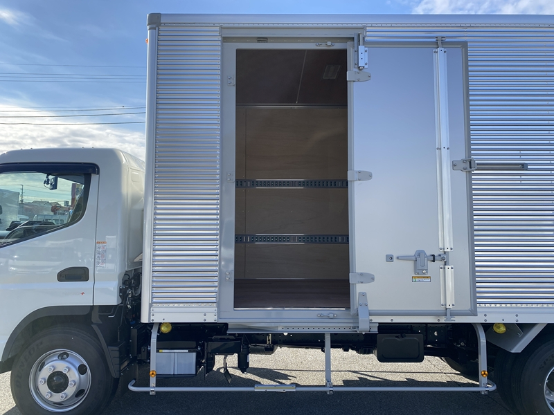 キャンター　ワイド超ロング　高床　サイドドア付　ラッシング2段　積載3,500kg|中古トラックの販売・買取・査定のアイナビ