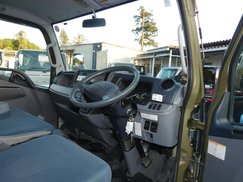 H27 1.5トン Wキャブ オートマ|中古トラックの販売・買取・査定のアイナビ