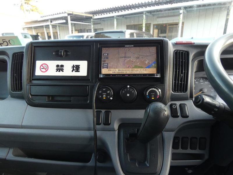 H27 1.5トン Wキャブ オートマ|中古トラックの販売・買取・査定のアイナビ