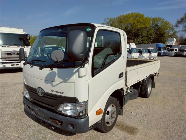 H31年　トヨタ トヨエース2t低床平ボディ AT車|中古トラックの販売・買取・査定のアイナビ