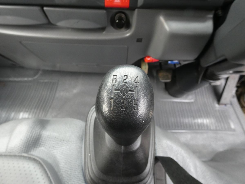 H31 2トン Wキャブ マニュアル 260456|中古トラックの販売・買取・査定のアイナビ