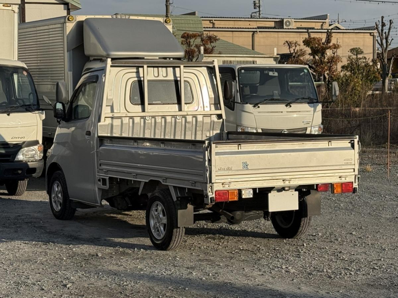 0.75t積・DXXエディション・AT・4WD・普通免許|中古トラックの販売・買取・査定のアイナビ