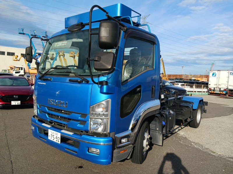 距離少ない、やる気になる新品純正メッキフェンダー|中古トラックの販売・買取・査定のアイナビ