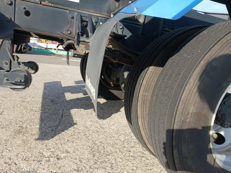 距離少ない、やる気になる新品純正メッキフェンダー|中古トラックの販売・買取・査定のアイナビ