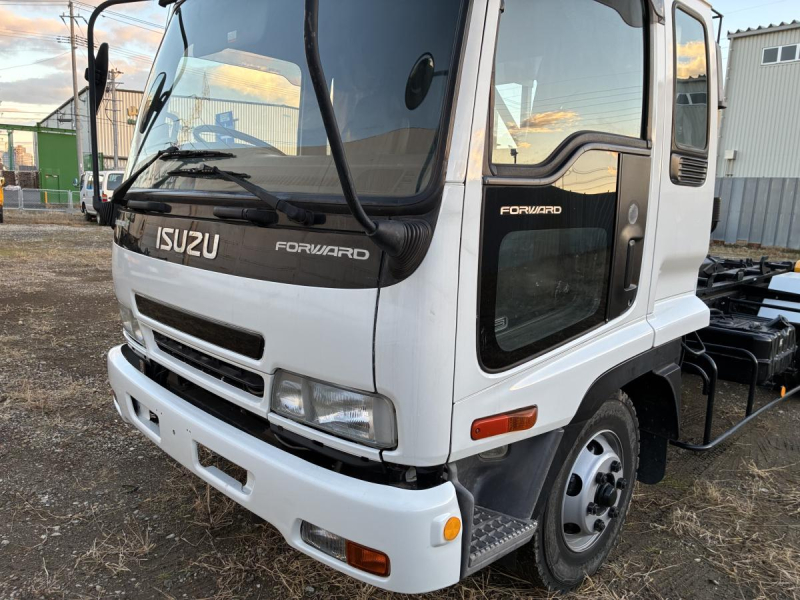 やはり余裕の6気筒!距離少ない、車検付き、寝台付|中古トラックの販売・買取・査定のアイナビ