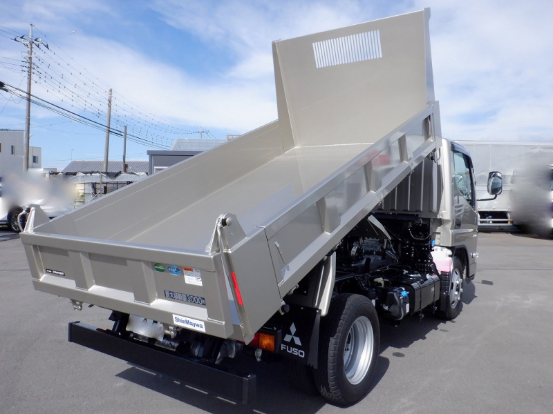 3t　新明和　土砂ダンプ　全低　強化　液晶モニター　未使用車|中古トラックの販売・買取・査定のアイナビ