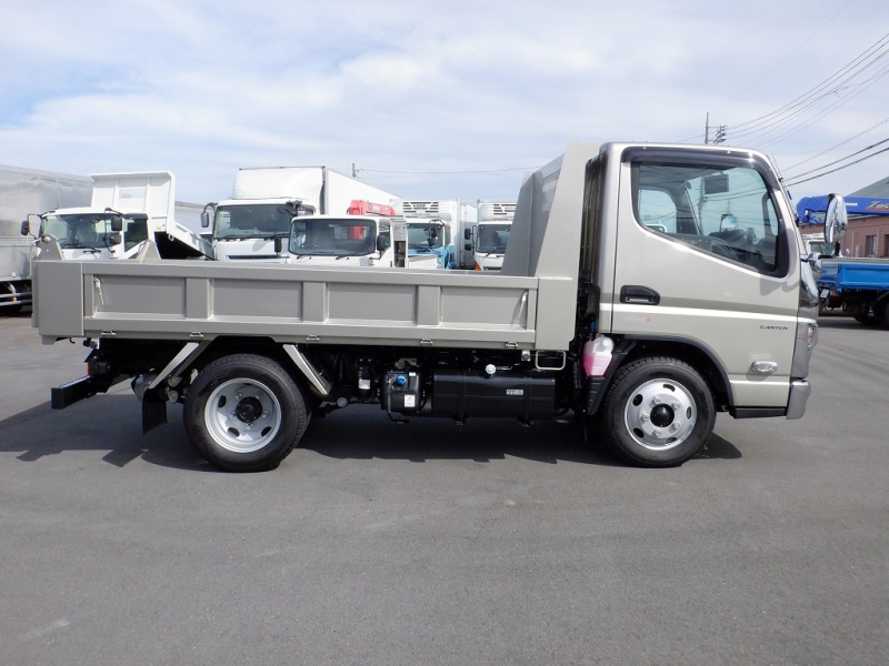 3t　新明和　土砂ダンプ　全低　強化　液晶モニター　未使用車|中古トラックの販売・買取・査定のアイナビ