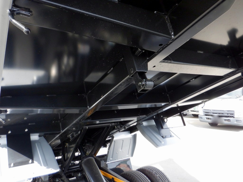 3t　新明和　土砂ダンプ　全低　強化　液晶モニター　未使用車|中古トラックの販売・買取・査定のアイナビ