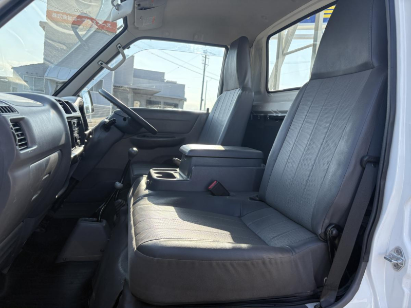 H27 バネット 1t平ボディ 4WD|中古トラックの販売・買取・査定のアイナビ