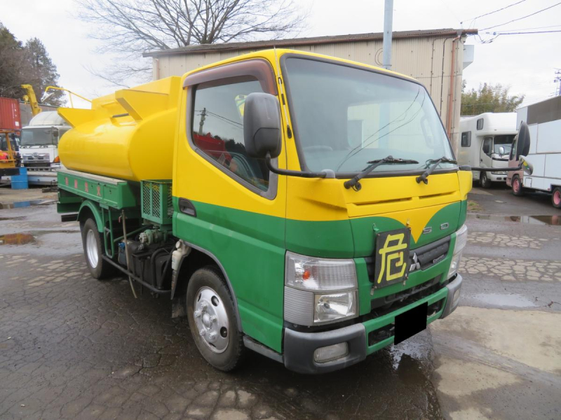 H.23年 三菱ふそう キャンター 新明和3室3000Lタンク書類完備|中古トラックの販売・買取・査定のアイナビ