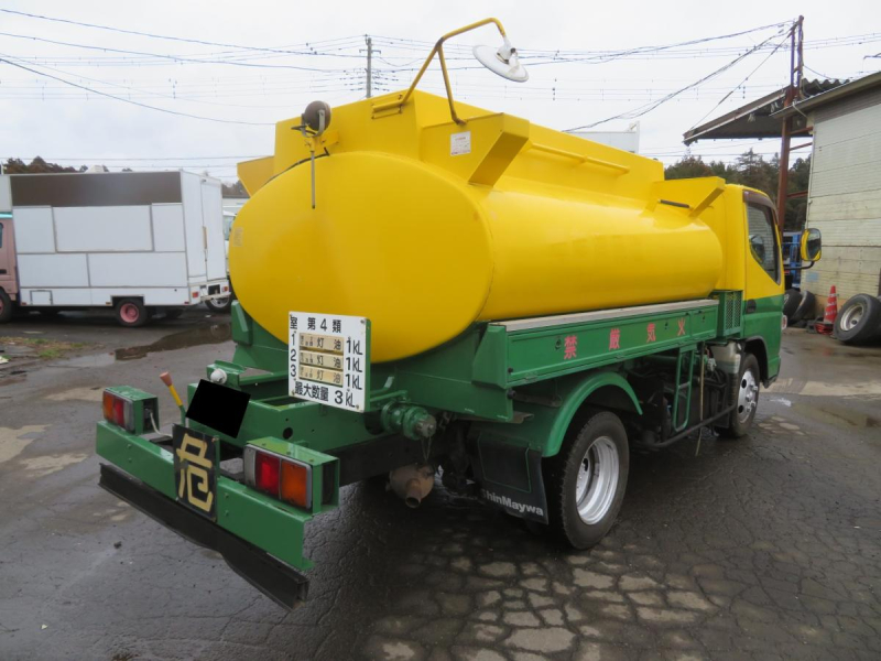 H.23年 三菱ふそう キャンター 新明和3室3000Lタンク書類完備|中古トラックの販売・買取・査定のアイナビ