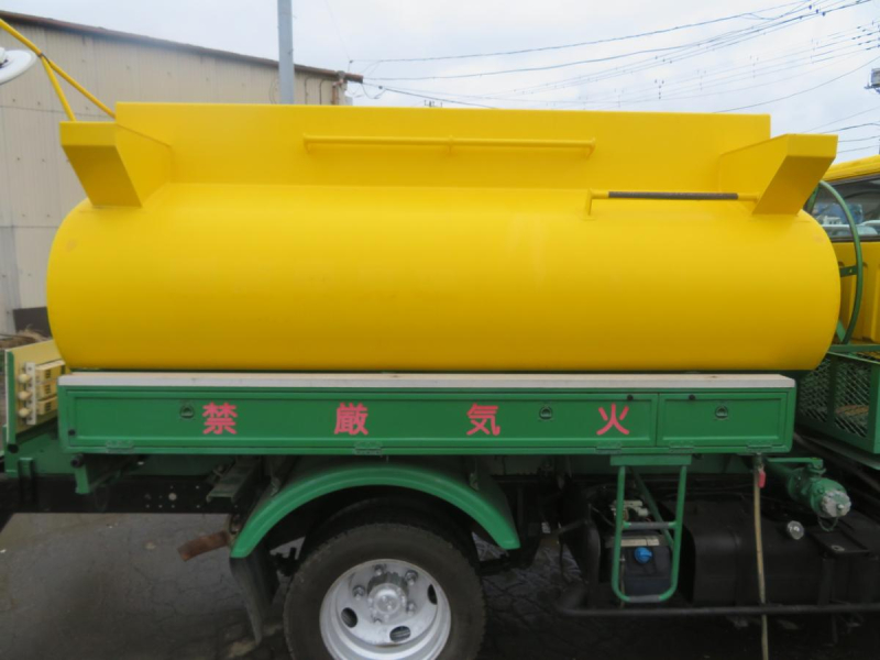 H.23年 三菱ふそう キャンター 新明和3室3000Lタンク書類完備|中古トラックの販売・買取・査定のアイナビ