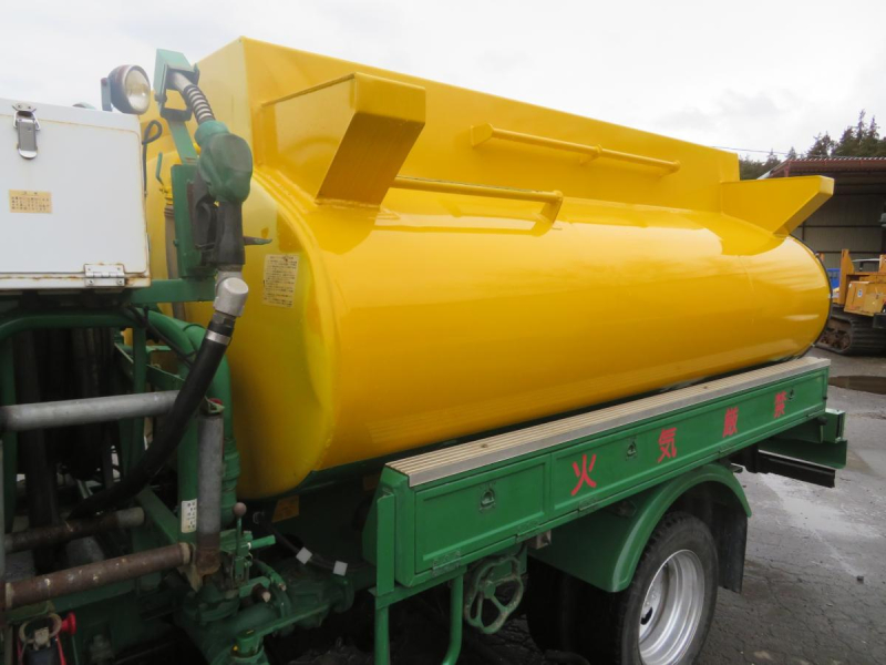 H.23年 三菱ふそう キャンター 新明和3室3000Lタンク書類完備|中古トラックの販売・買取・査定のアイナビ