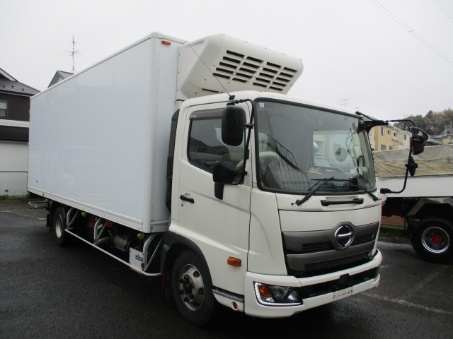 日野 レンジャー 車検付 冷蔵冷凍車 格納PG付です|中古トラックの販売・買取・査定のアイナビ
