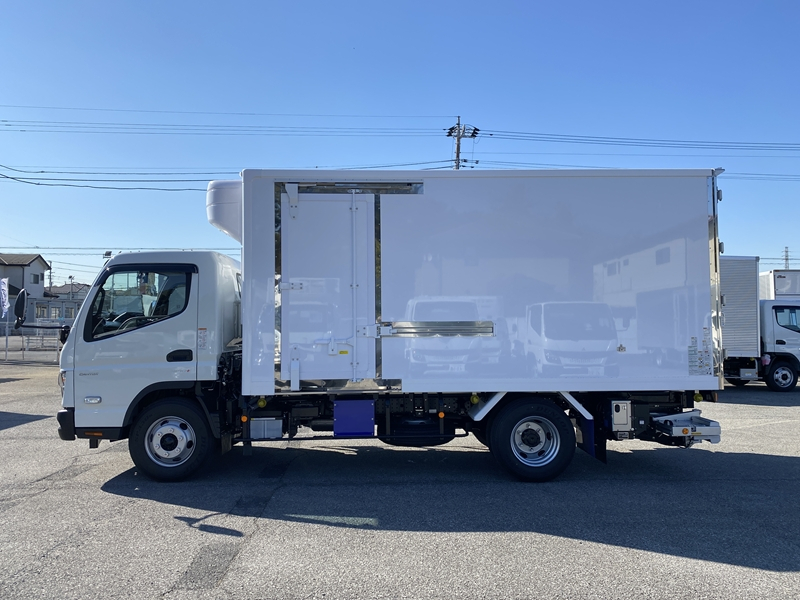 キャンター　ワイドロング　-30℃設定　スタンバイ　サイドドア　格納ゲート付　ラッシング2段　積載3,000kg|中古トラックの販売・買取・査定のアイナビ