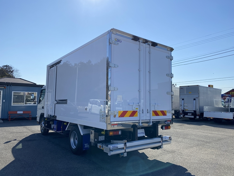 キャンター　ワイドロング　-30℃設定　スタンバイ　サイドドア　格納ゲート付　ラッシング2段　積載3,000kg|中古トラックの販売・買取・査定のアイナビ