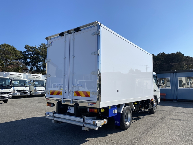 キャンター　ワイドロング　-30℃設定　スタンバイ　サイドドア　格納ゲート付　ラッシング2段　積載3,000kg|中古トラックの販売・買取・査定のアイナビ