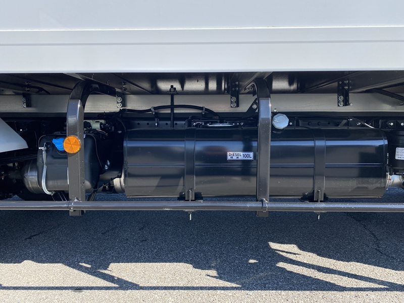 キャンター　ワイドロング　-30℃設定　スタンバイ　サイドドア　格納ゲート付　ラッシング2段　積載3,000kg|中古トラックの販売・買取・査定のアイナビ